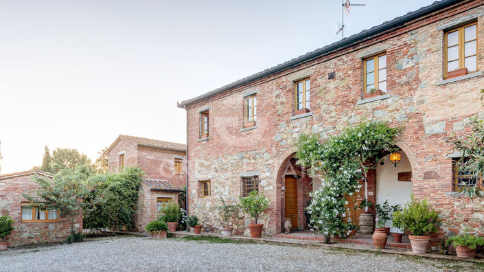 Image No.4-Maison de campagne de 9 chambres à vendre à Foiano della Chiana