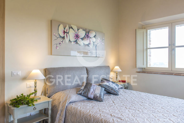 Image No.17-4 Bed Country House for sale