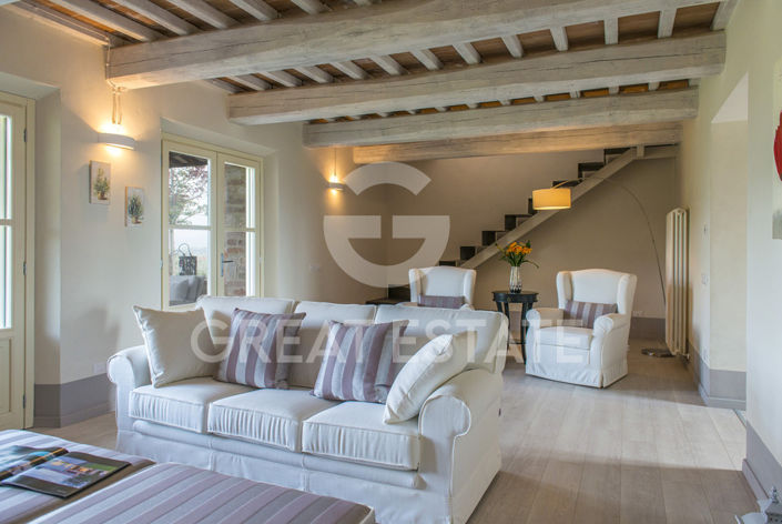 Image No.2-4 Bed Country House for sale