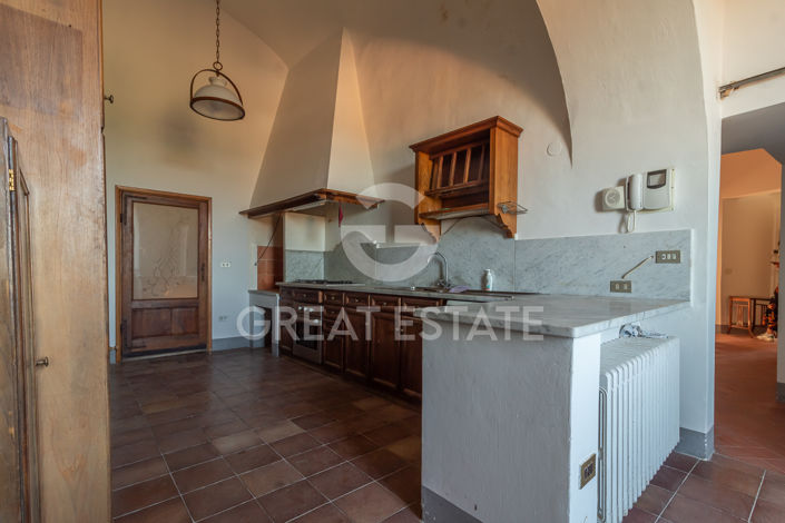 Image No.18-11 Bed Country House for sale