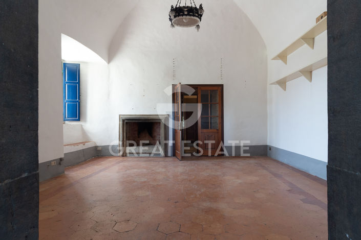 Image No.19-11 Bed Country House for sale