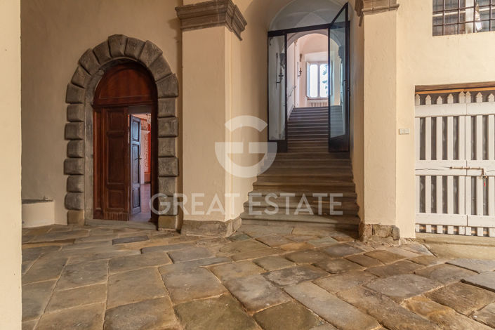 Image No.20-11 Bed Country House for sale