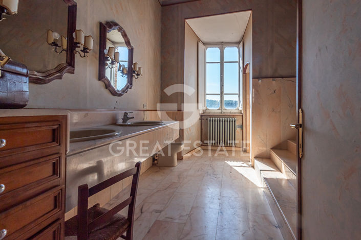 Image No.24-11 Bed Country House for sale