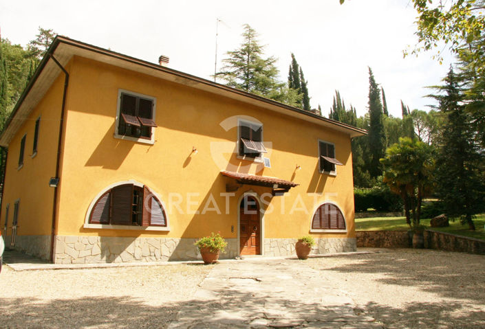 Image No.1-6 Bed Villa for sale