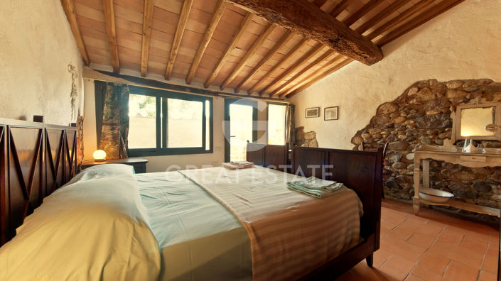 Image No.7-8 Bed Country House for sale