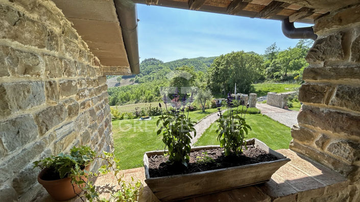 Image No.20-5 Bed Country House for sale