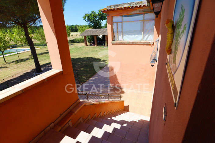 Image No.16-20 Bed Country House for sale