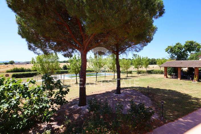 Image No.17-20 Bed Country House for sale