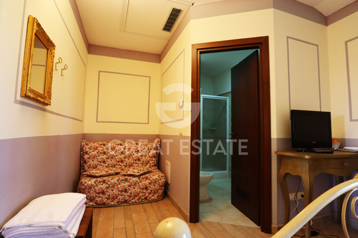 Image No.22-20 Bed Country House for sale