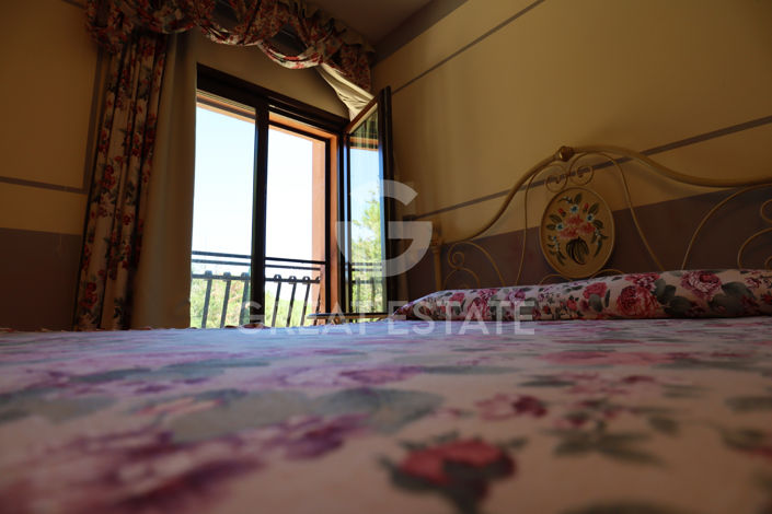 Image No.23-20 Bed Country House for sale