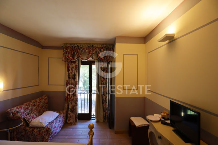 Image No.24-20 Bed Country House for sale