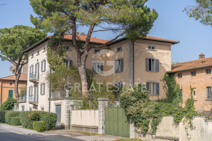 Image No.1-11 Bed Villa for sale