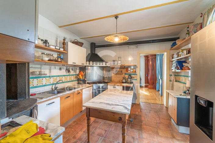 Image No.17-11 Bed Villa for sale