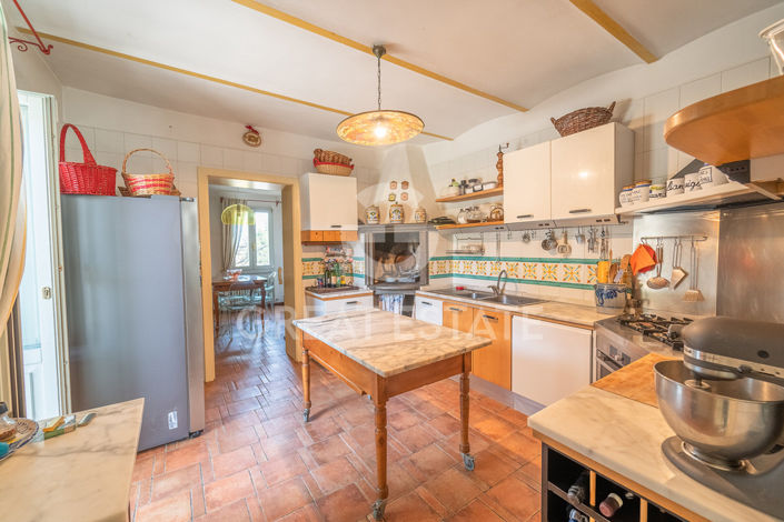 Image No.18-11 Bed Villa for sale