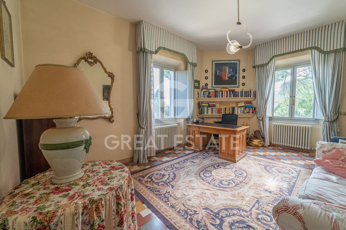 Image No.20-11 Bed Villa for sale