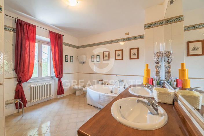 Image No.26-11 Bed Villa for sale