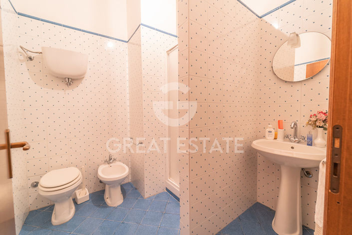 Image No.29-11 Bed Villa for sale