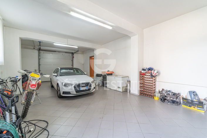 Image No.33-11 Bed Villa for sale