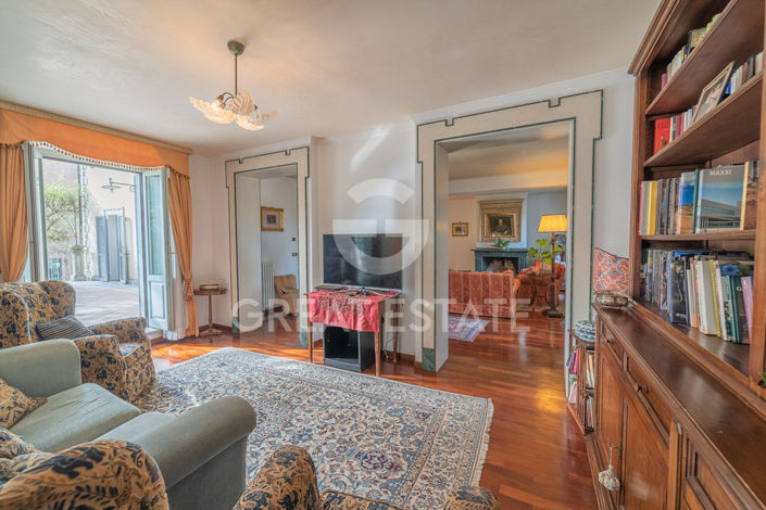 Image No.6-11 Bed Villa for sale