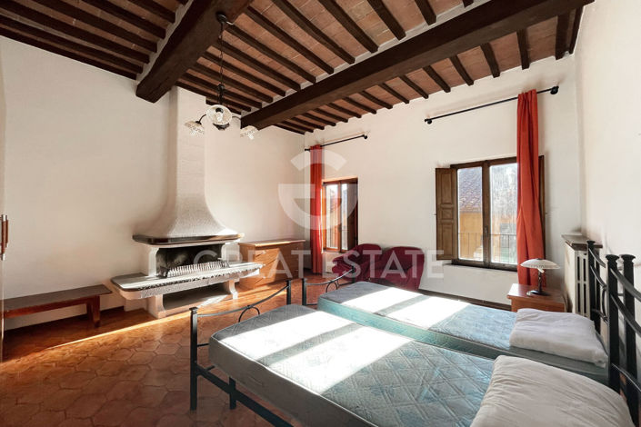 Image No.13-5 Bed Property for sale