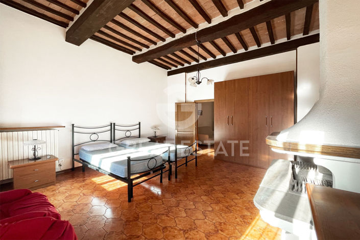 Image No.14-5 Bed Property for sale