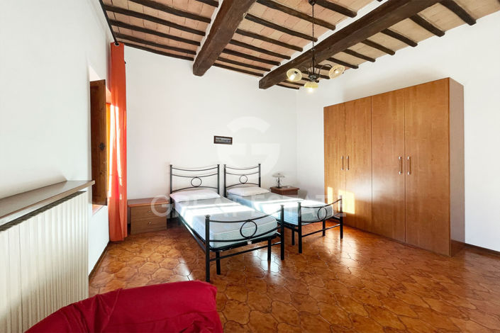 Image No.18-5 Bed Property for sale