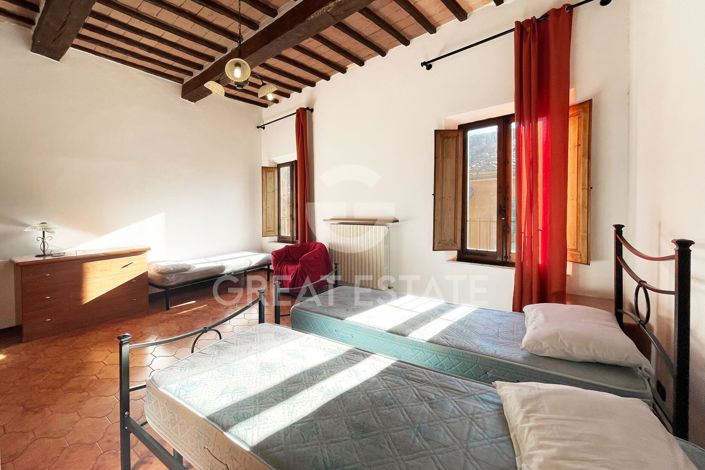 Image No.19-5 Bed Property for sale