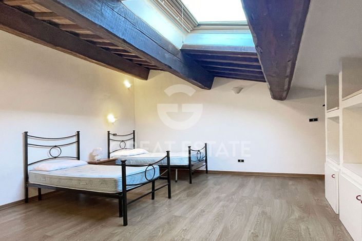 Image No.21-5 Bed Property for sale