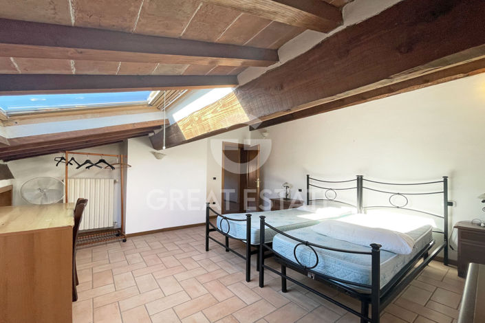 Image No.24-5 Bed Property for sale