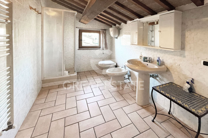 Image No.26-5 Bed Property for sale