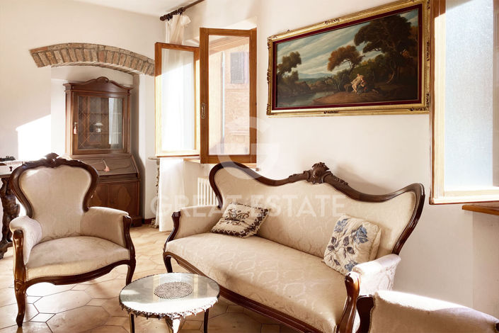 Image No.11-2 Bed Property for sale