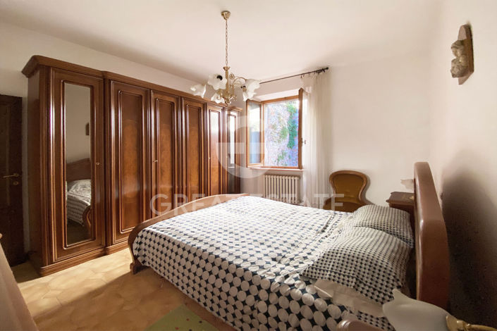 Image No.16-2 Bed Property for sale