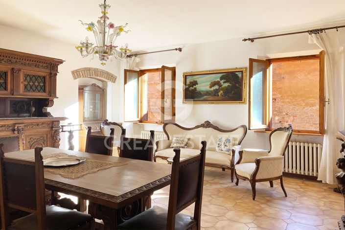 Image No.5-2 Bed Property for sale