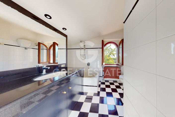 Image No.29-Maison de campagne de 5 chambres à vendre à Perugia