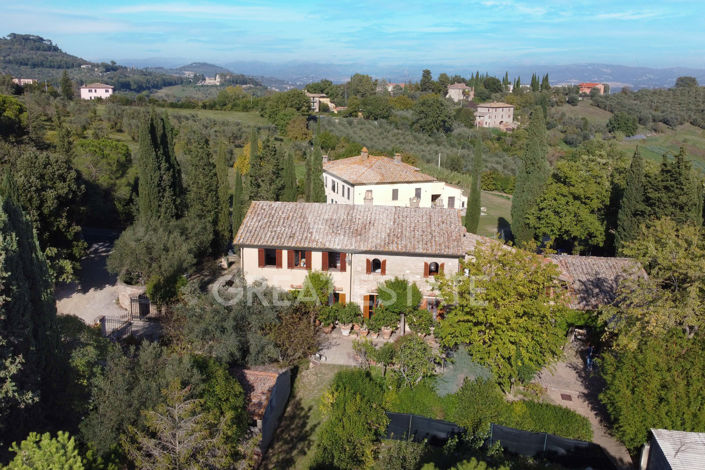 Image No.3-Maison de campagne de 5 chambres à vendre à Perugia