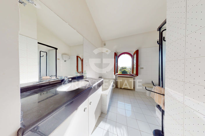 Image No.32-Maison de campagne de 5 chambres à vendre à Perugia