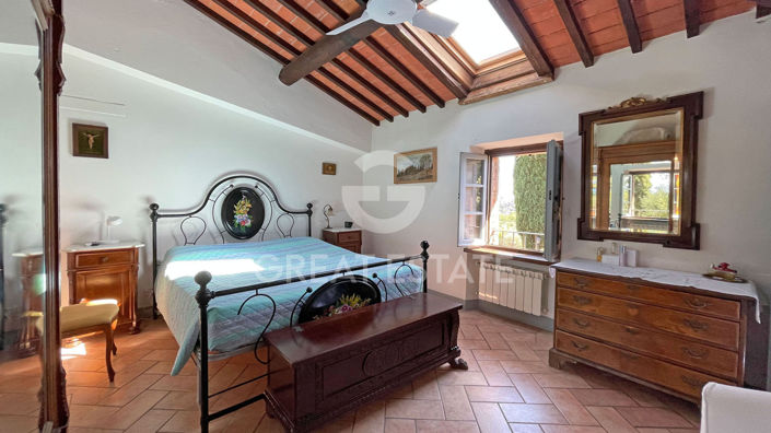 Image No.20-4 Bed Country House for sale