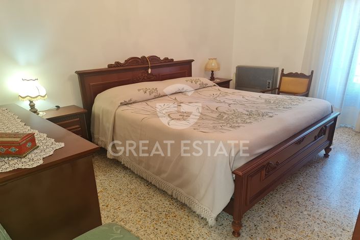 Image No.17-4 Bed Property for sale