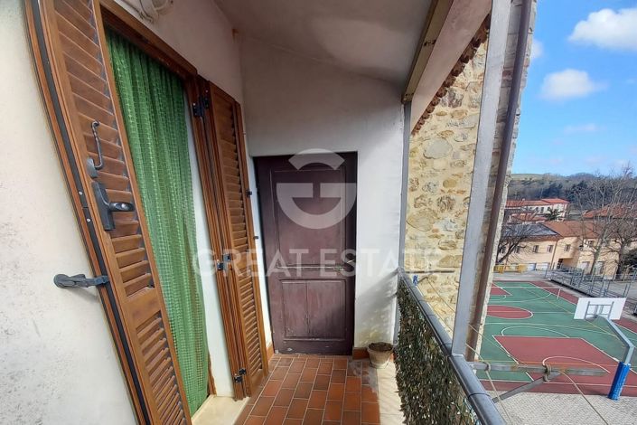 Image No.28-Propriété de 4 chambres à vendre à Ficulle