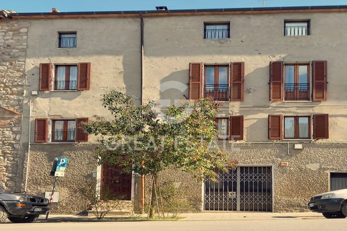 Image No.3-Propriété de 4 chambres à vendre à Ficulle