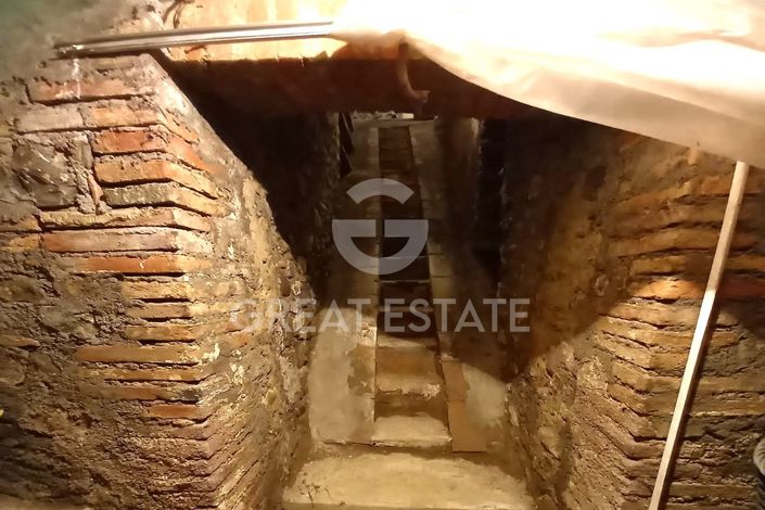 Image No.43-4 Bed Property for sale