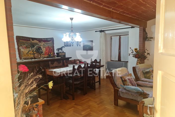 Image No.6-Propriété de 4 chambres à vendre à Ficulle