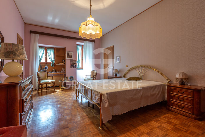 Image No.10-4 Bed Property for sale