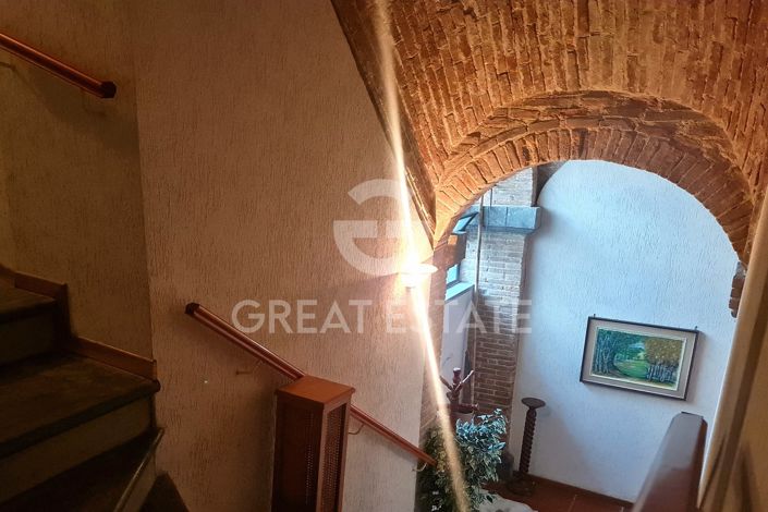 Image No.16-4 Bed Property for sale