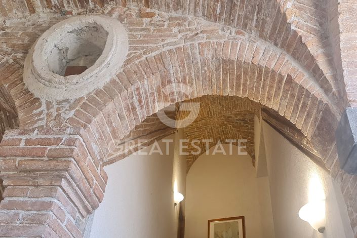 Image No.21-4 Bed Property for sale