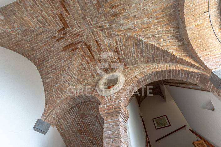 Image No.22-4 Bed Property for sale