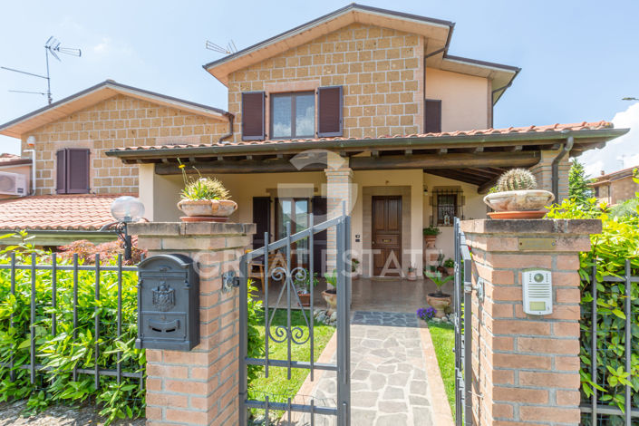 Image No.3-3 Bed Villa for sale