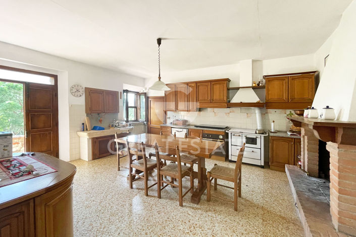 Image No.2-Maison de campagne de 4 chambres à vendre à Sienne