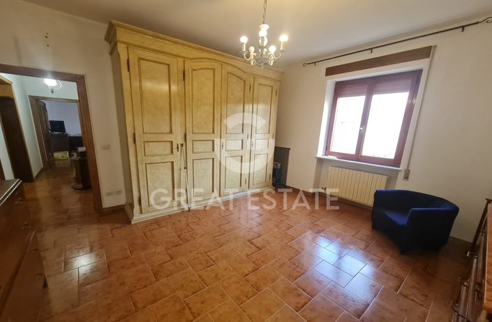 Image No.11-2 Bed Property for sale