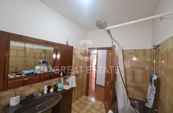 Image No.13-2 Bed Property for sale